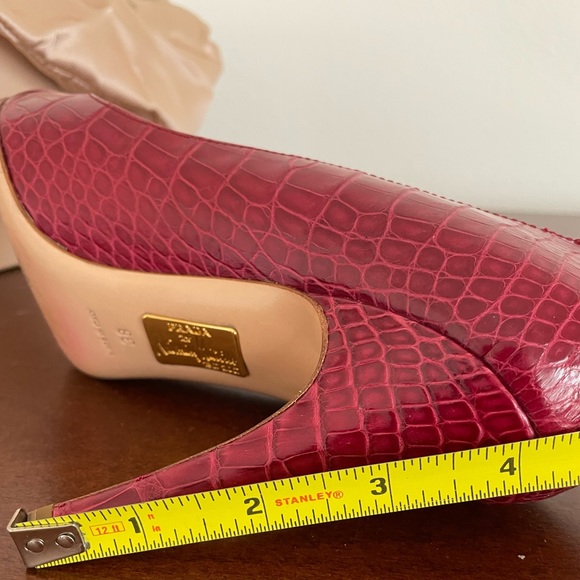Prada for Neiman Marcus 100th Anniversary Crocodile Pumps Size 38 Retail $4,500 - Picture 16 of 16